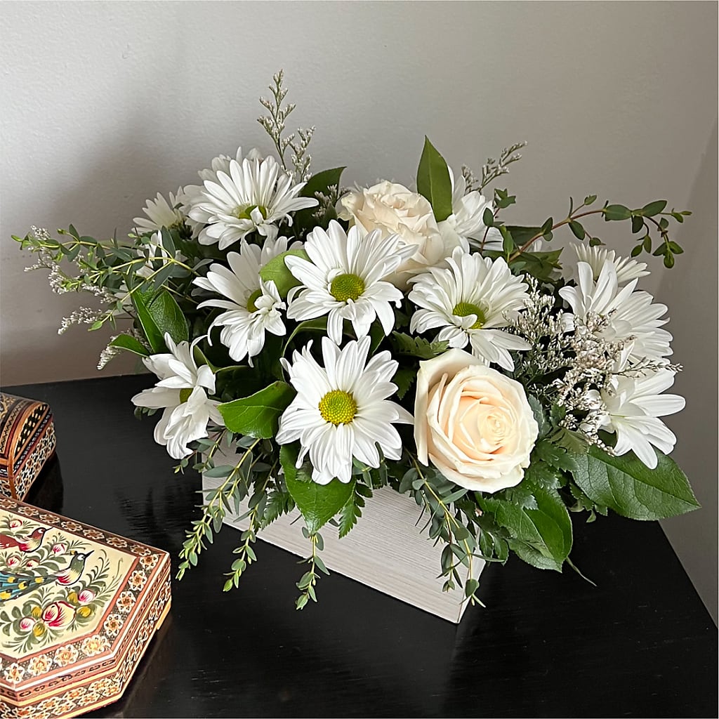Fresh Linen Box Bouquet – Murphy Florist, Cincinnati OH