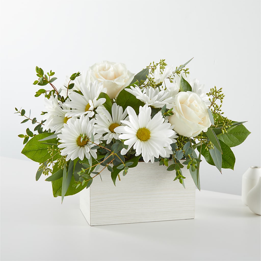 Fresh Linen Box Bouquet – Murphy Florist, Cincinnati OH