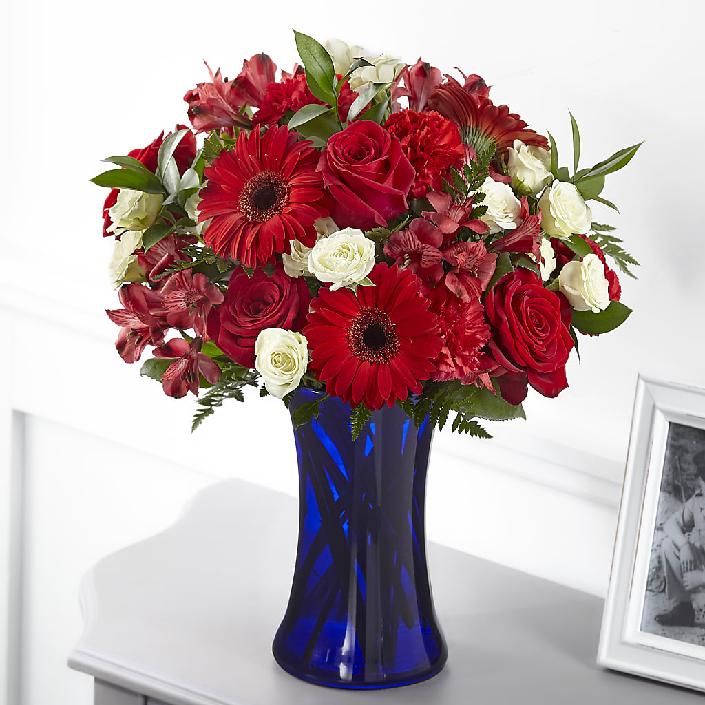 Hearts Embrace Bouquet – Murphy Florist, Cincinnati OH