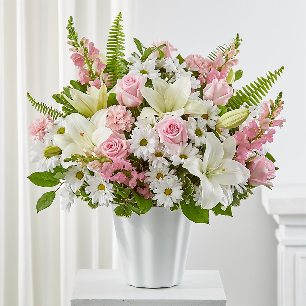 Soft Touch Tabletop Basket – Murphy Florist, Cincinnati OH