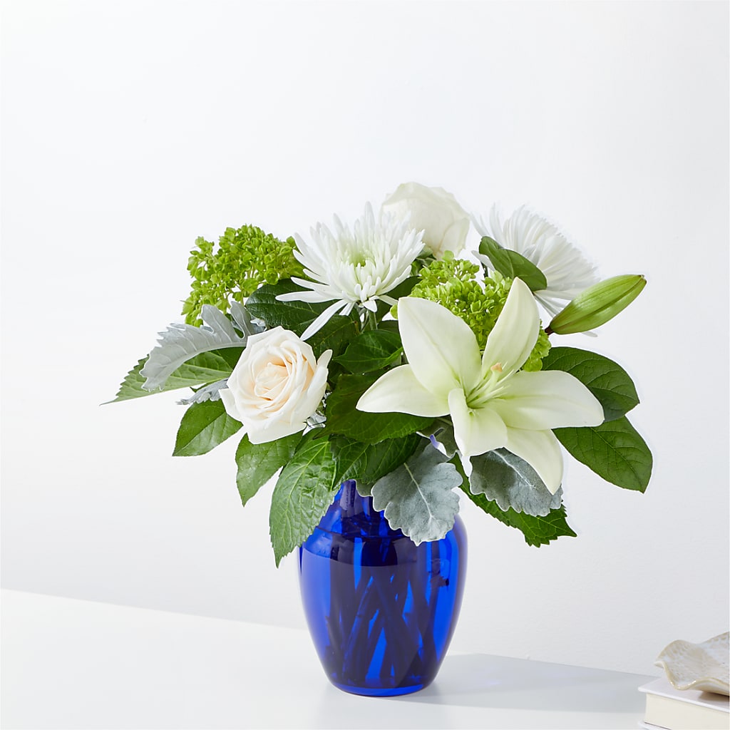 Snowy Dreams Bouquet – Murphy Florist, Cincinnati OH