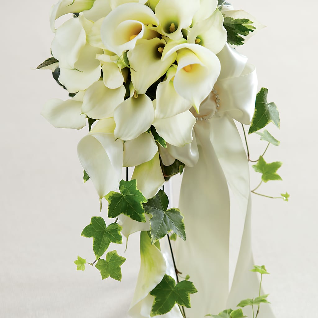 White Chapel Bouquet – Murphy Florist, Cincinnati OH