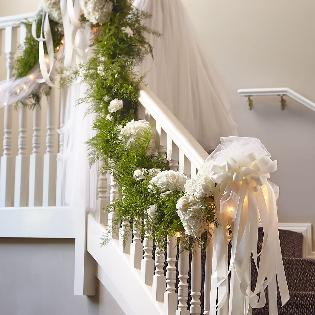 Champagne Dreams Garland – Murphy Florist, Cincinnati OH