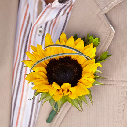 Free Spirit Boutonniere –  Murphy Florist, Cincinnati OH